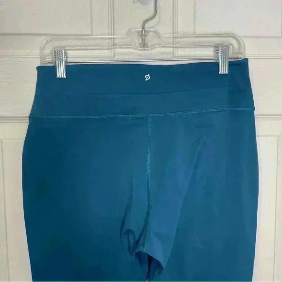 Peloton Women's Teal Blue Essential
Capri Workout Leggings Size XL - Picture 6 of 7